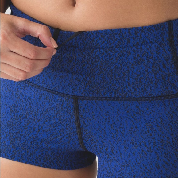 Lululemon Race Pace Tight Short Spray Jacquard Sapphire Blue Black sz. 4 - Picture 4 of 5